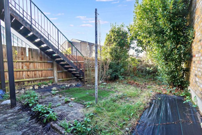 Flat A, 72 Earlsfield Road, Wandsworth, London, SW18 3DN 78