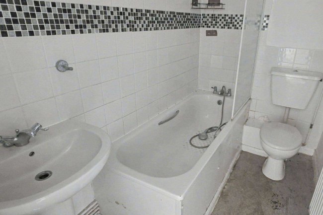 Flat 3, 59 Strathblaine Road, Battersea, London, SW11 1RG 10