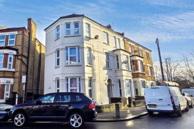 Flat 3, 59 Strathblaine Road, Battersea, London, SW11 1RG 10