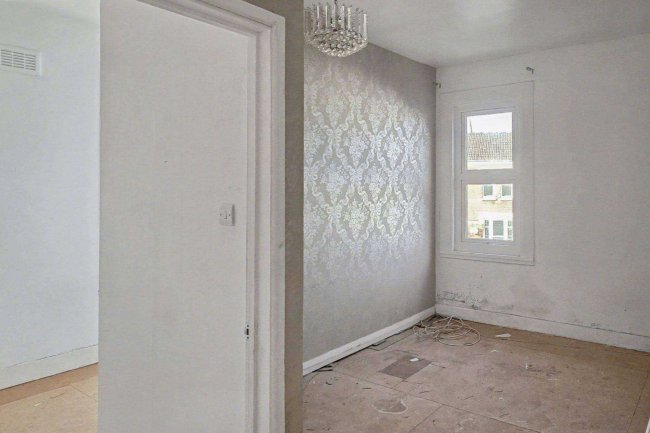 Flat 3, 59 Strathblaine Road, Battersea, London, SW11 1RG 10