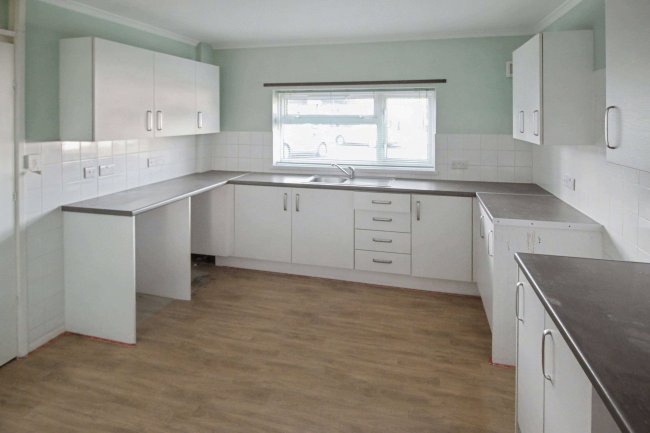 19 Parkwood, Iden, East Sussex, TN31 7XE 9