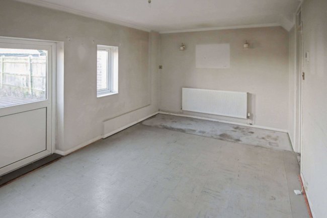 19 Parkwood, Iden, East Sussex, TN31 7XE 9