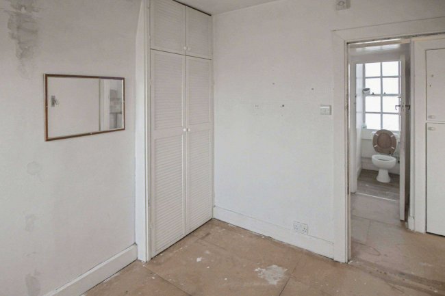 Flat 4, St. James Mansions, Old Steine, Brighton, East Sussex, BN1 1EN 60