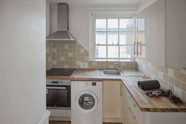 Flat 4, St. James Mansions, Old Steine, Brighton, East Sussex, BN1 1EN 60
