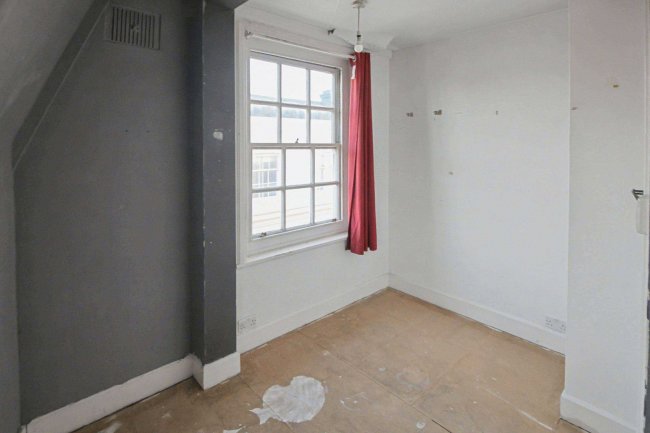 Flat 4, St. James Mansions, Old Steine, Brighton, East Sussex, BN1 1EN 60
