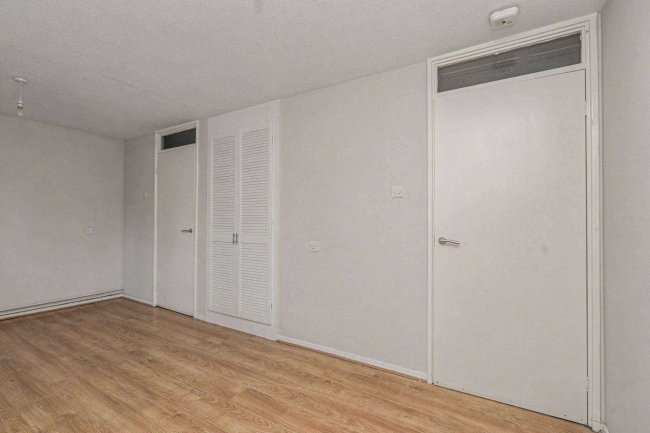 43 Keepers Coombe, Bracknell, Berkshire, RG12 0TN 8