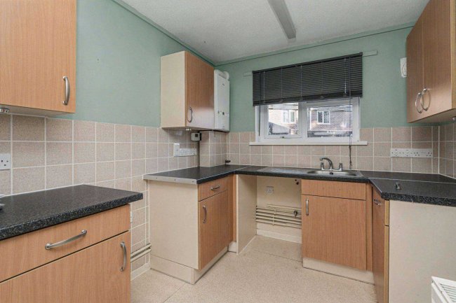 43 Keepers Coombe, Bracknell, Berkshire, RG12 0TN 8