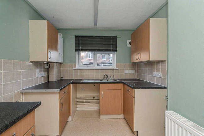 43 Keepers Coombe, Bracknell, Berkshire, RG12 0TN 8