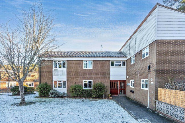 43 Keepers Coombe, Bracknell, Berkshire, RG12 0TN 8