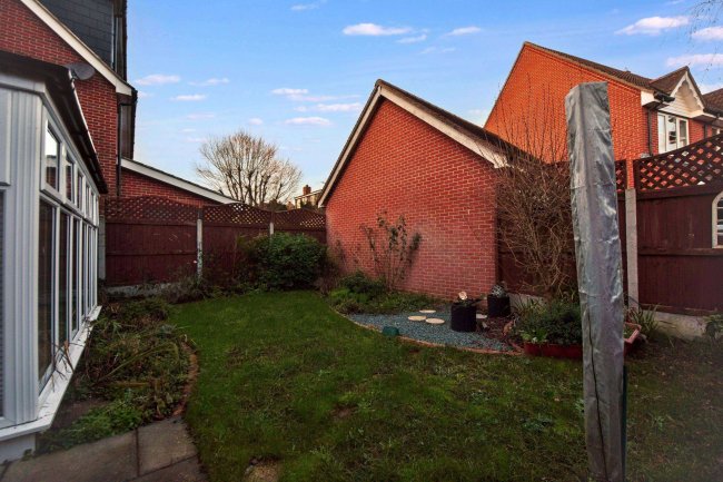 1 Shire Lane, West Bergholt, Colchester, Essex CO6 3SN 2