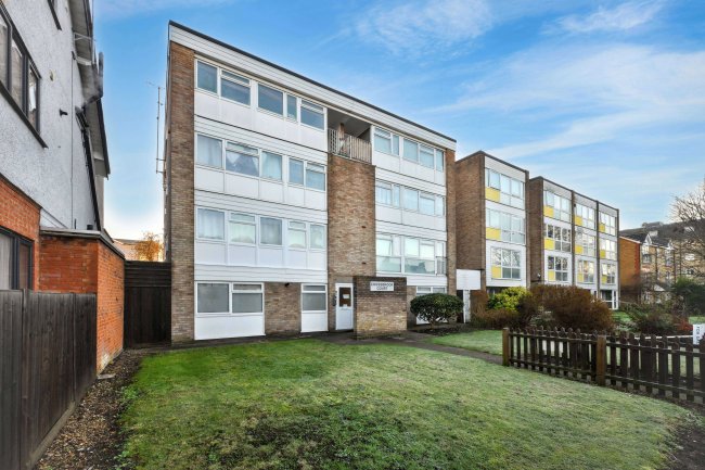 3 Crossbrook Court, Crossbrook Street, Cheshunt, Waltham Cross, EN8 8JF 10