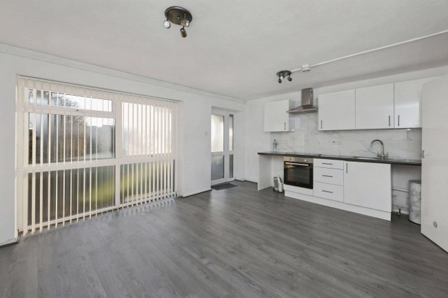 3 Crossbrook Court, Crossbrook Street, Cheshunt, Waltham Cross, EN8 8JF 10