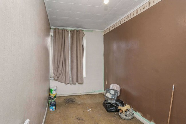 24 Rosemary Lane, Blackwater, Camberley, Hampshire, GU17 0LT 8