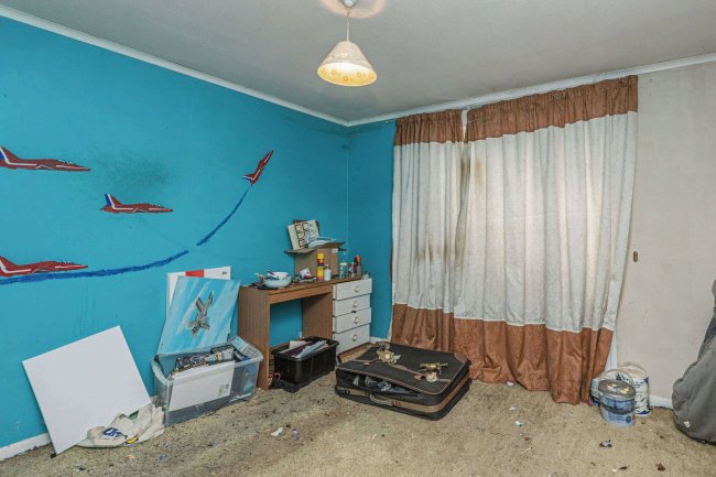 24 Rosemary Lane, Blackwater, Camberley, Hampshire, GU17 0LT 8