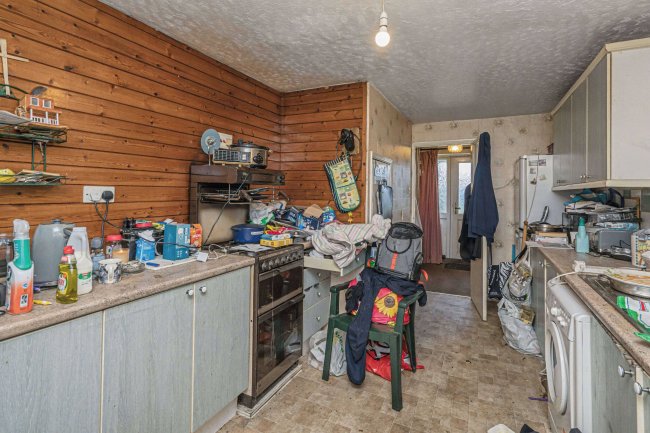 24 Rosemary Lane, Blackwater, Camberley, Hampshire, GU17 0LT 8