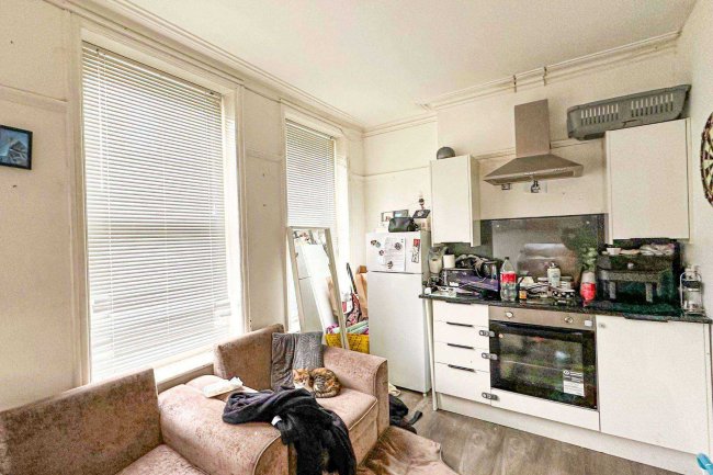 89 High Street, Hythe, Kent, CT21 5JH 7