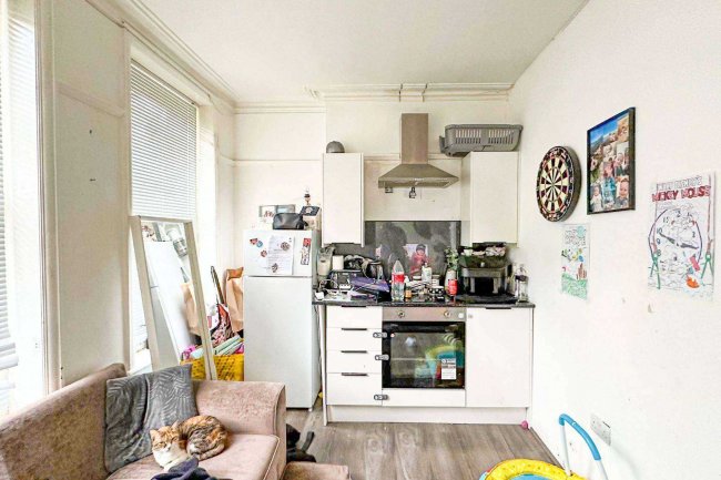 89 High Street, Hythe, Kent, CT21 5JH 7