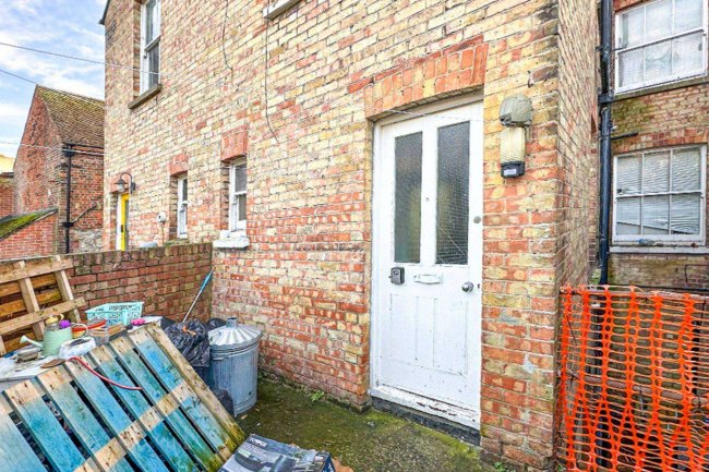 89 High Street, Hythe, Kent, CT21 5JH 7