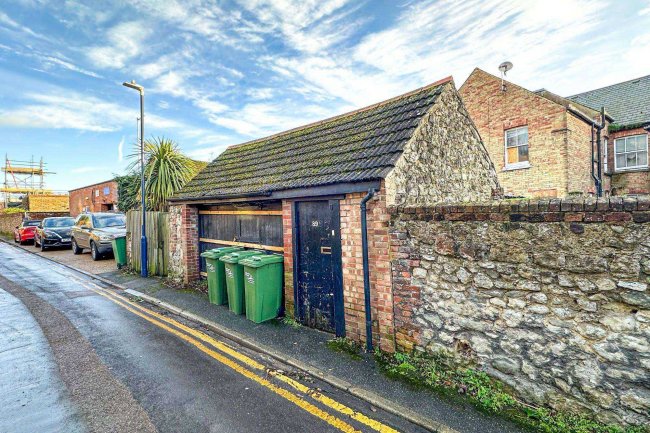 89 High Street, Hythe, Kent, CT21 5JH 7