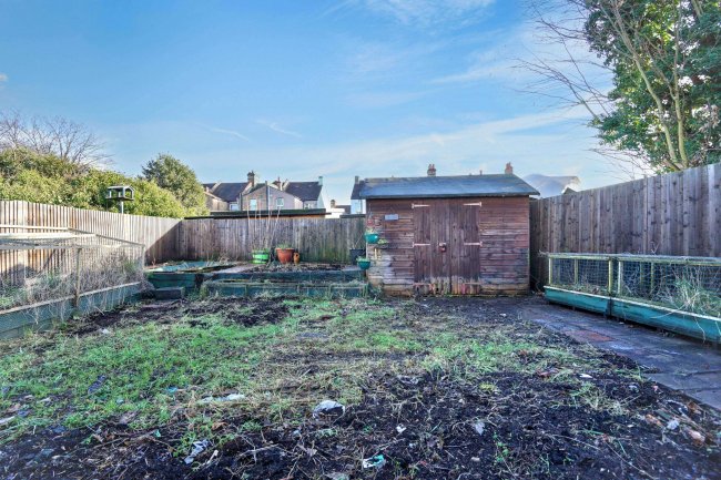 11b Ecclesbourne Road, Thornton Heath, Surrey, CR7 7BP 86