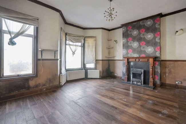 11b Ecclesbourne Road, Thornton Heath, Surrey, CR7 7BP 86