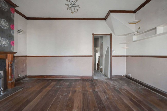 11b Ecclesbourne Road, Thornton Heath, Surrey, CR7 7BP 86