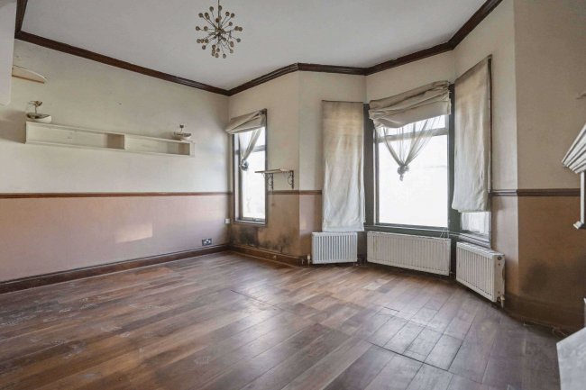 11b Ecclesbourne Road, Thornton Heath, Surrey, CR7 7BP 86