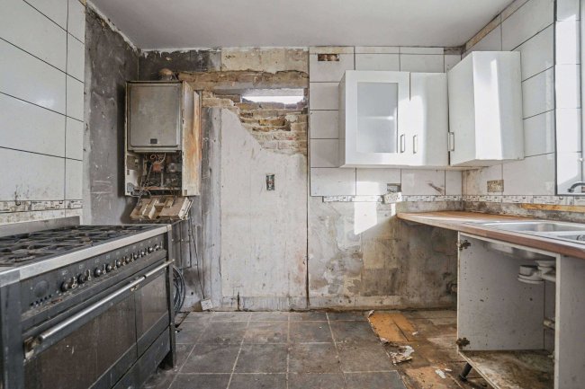 11b Ecclesbourne Road, Thornton Heath, Surrey, CR7 7BP 86