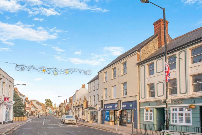 6 High Street, Wellington TA21 8RA 99