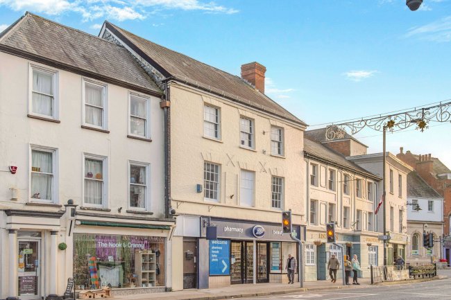 6 High Street, Wellington TA21 8RA 99