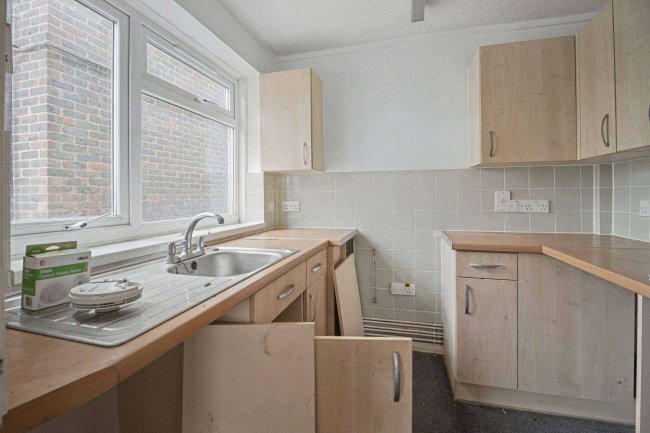 87 Ladybank, Bracknell, RG12 7HB 97