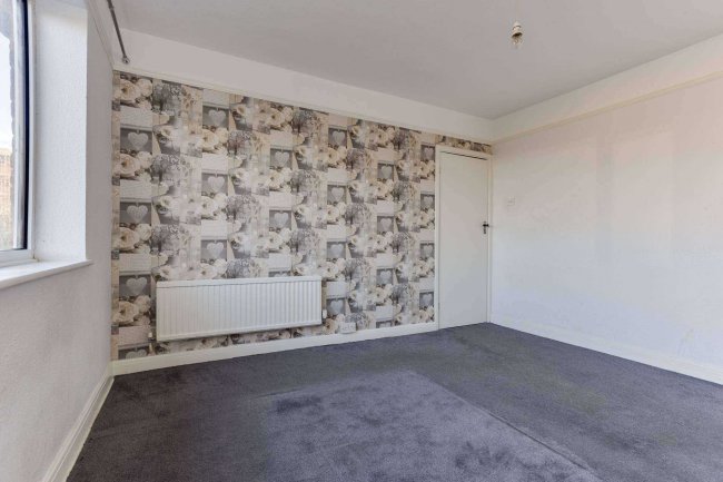 8 Falcourt Close, Sutton, Surrey, SM1 2RQ 2