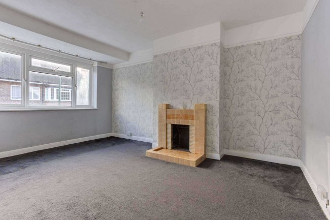 8 Falcourt Close, Sutton, Surrey, SM1 2RQ 2