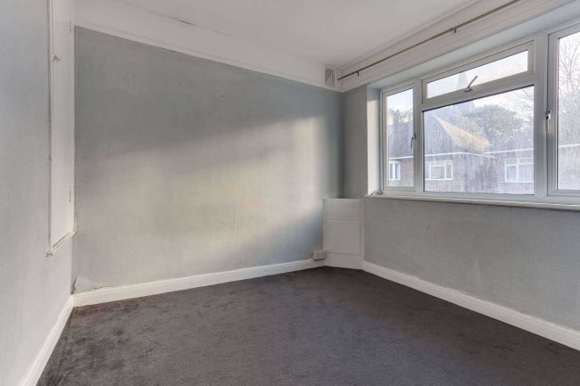 8 Falcourt Close, Sutton, Surrey, SM1 2RQ 2