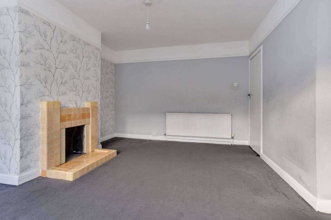 8 Falcourt Close, Sutton, Surrey, SM1 2RQ 2