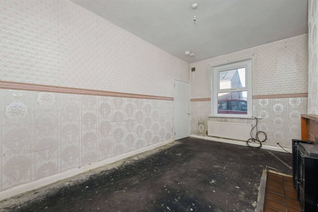 4 Albert Street, Longtown, Carlisle, Cumbria, CA6 5SF 98