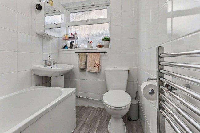 7 Falcourt Close, Sutton, Surrey, SM1 2RQ 8