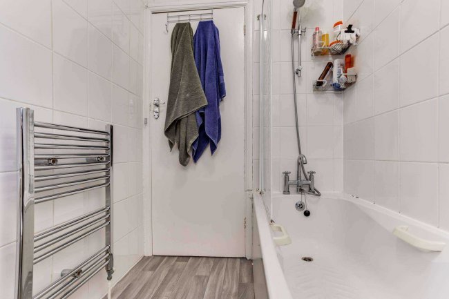 7 Falcourt Close, Sutton, Surrey, SM1 2RQ 8