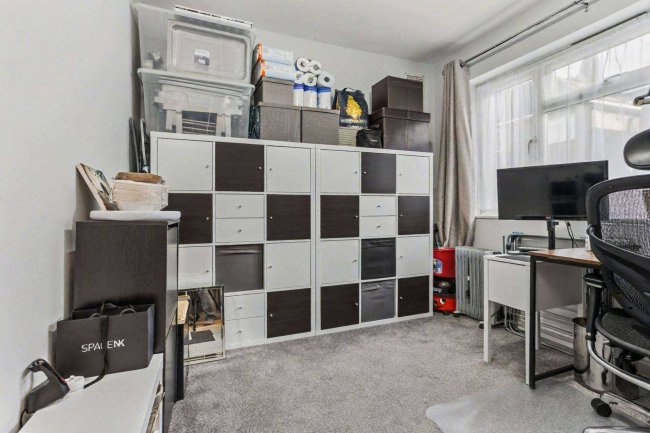 7 Falcourt Close, Sutton, Surrey, SM1 2RQ 8