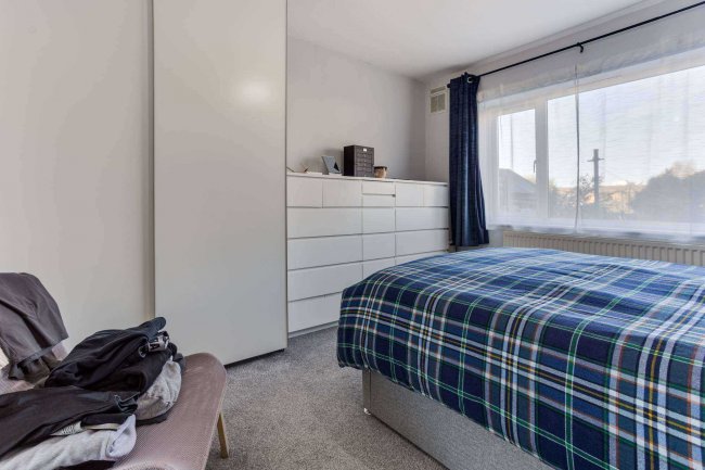 7 Falcourt Close, Sutton, Surrey, SM1 2RQ 8