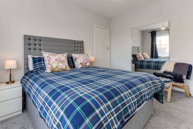 7 Falcourt Close, Sutton, Surrey, SM1 2RQ 8