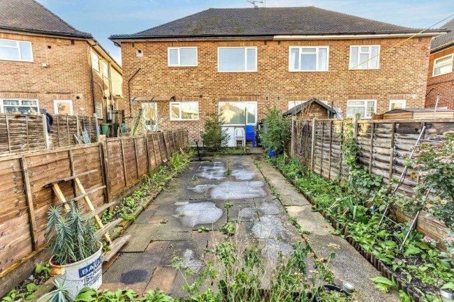 7 Falcourt Close, Sutton, Surrey, SM1 2RQ 8