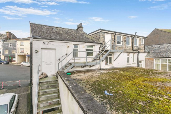 21-22 Bay Tree Hill, Liskeard, PL14 4BG 3