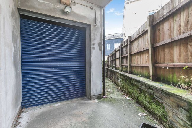 21-22 Bay Tree Hill, Liskeard, PL14 4BG 3