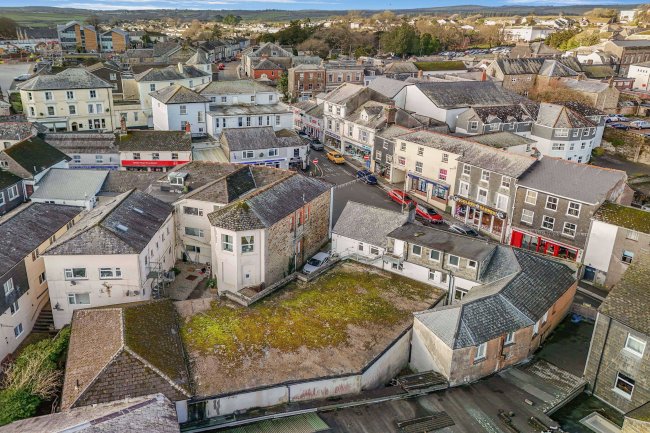 21-22 Bay Tree Hill, Liskeard, PL14 4BG 3