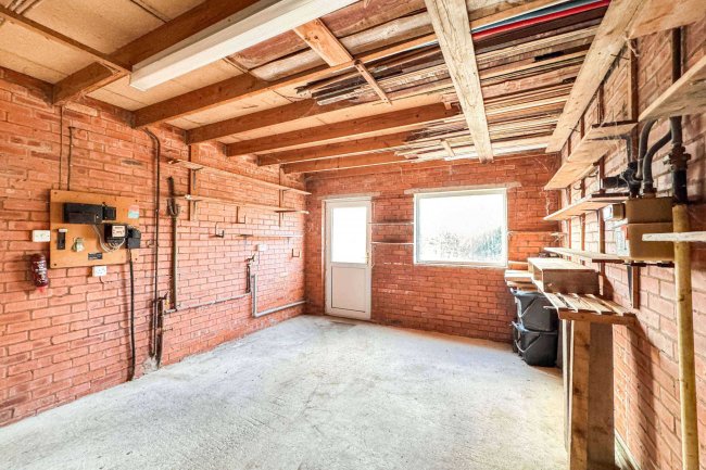 19 Hill View Road, Llandudno, Gwynedd, LL30 1SP 27