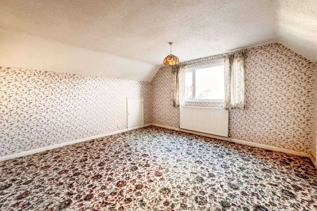 19 Hill View Road, Llandudno, Gwynedd, LL30 1SP 27