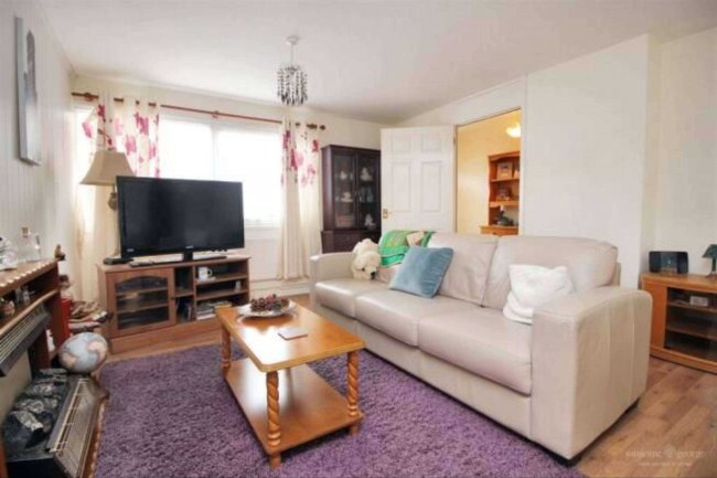 40 Helmsdale Close, Reading, Berkshire RG30 2PS 38