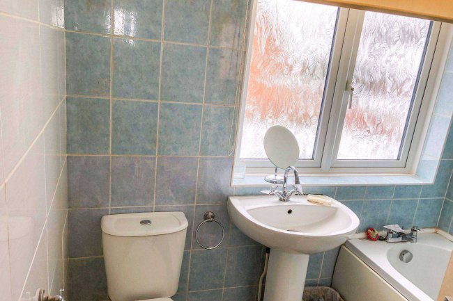 8 Chedworth Close, Birmingham, West Midlands B29 4LS 51