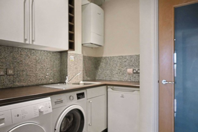 Flat 6 College House, 77 South Downs Road, Altrincham, Cheshire, WA14 3DZ 85